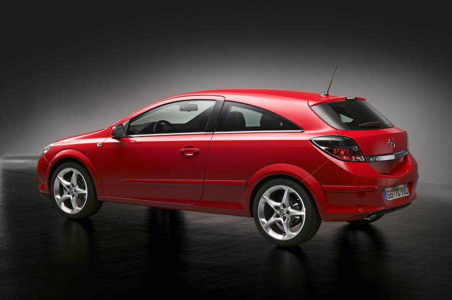  Opel Astra GTC 2005 года  (фото 44 из 212)